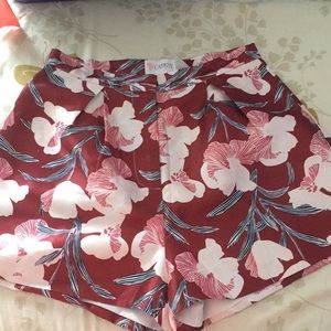Flowered high waisted shorts